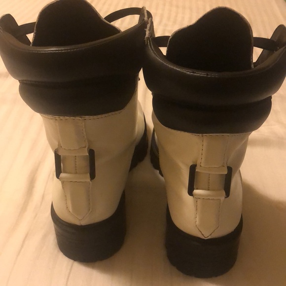 Kendall & Kylie boots - Picture 3 of 8